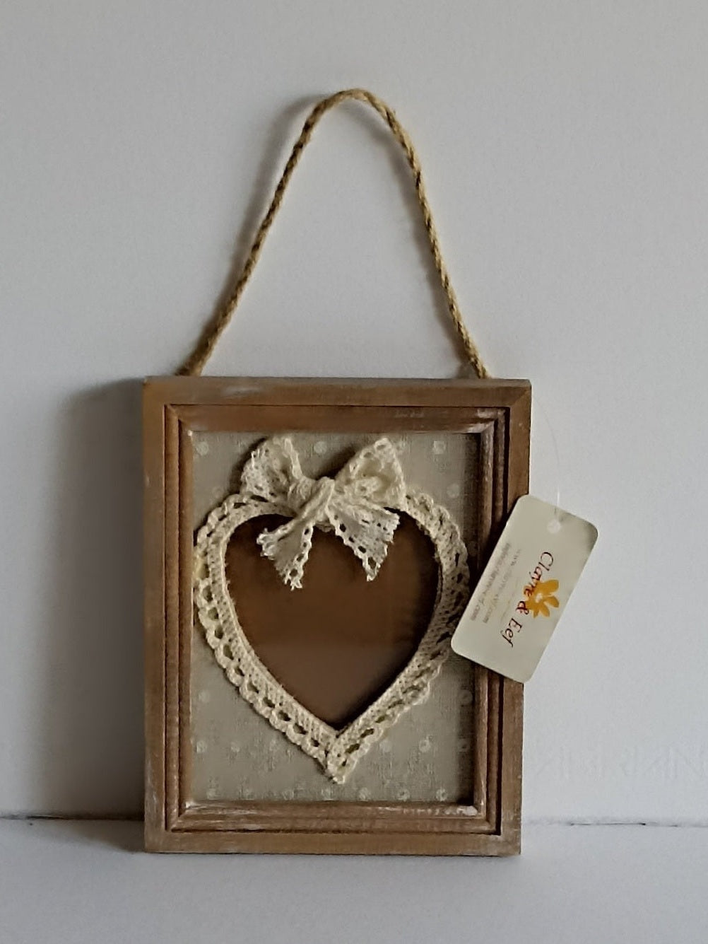 Cornice Portafoto Provenzale Cuore – Legno, Stoffa e Pizzo